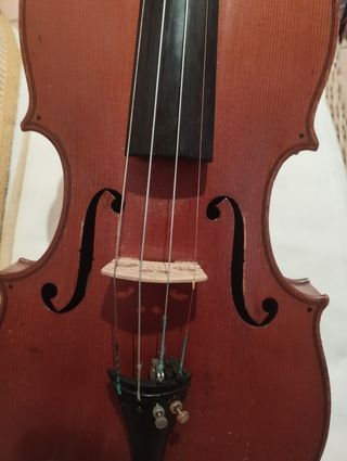 Violín 4/4  Tasado por Luthier
Gliga Cristian. 
