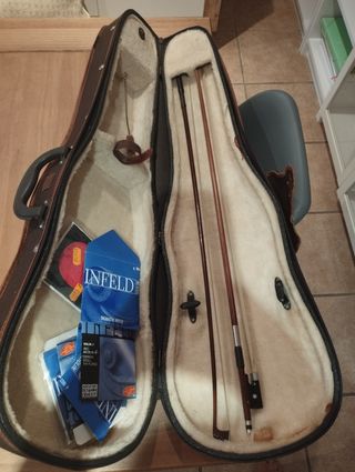 Violín 4/4  Tasado por Luthier
Gliga Cristian. 