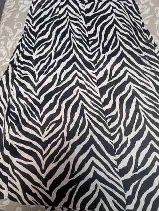 Falda midi estampado cebra