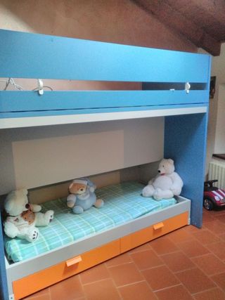 Cameretta letto castello con armadio