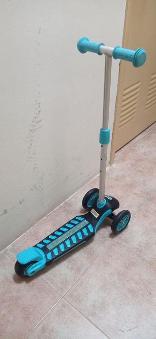 Patinete 3 Ruedas Eurekakids Azul
