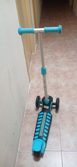 Patinete 3 Ruedas Eurekakids Azul