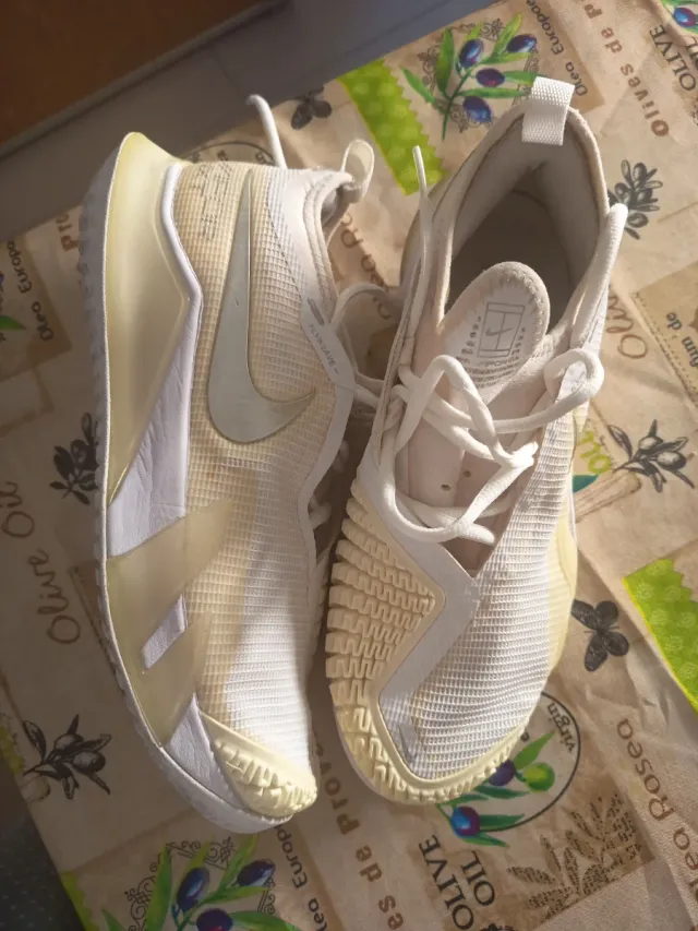 Zapatillas Nike Mujer Blancas y Amarillas