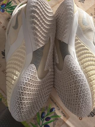 Zapatillas Nike Mujer Blancas y Amarillas