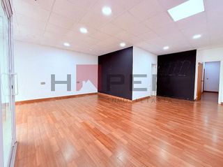 Local comercial en alquiler en Eixample en Prat de Llobregat, El