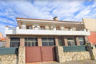 Chalet en venta en Alisal - Cazoña - San Román en Santander