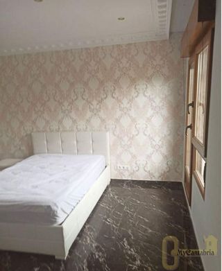 Chalet en venta en Alisal - Cazoña - San Román en Santander