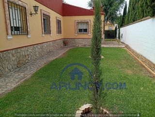 Chalet en venta en Oromana en Alcalá de Guadaira