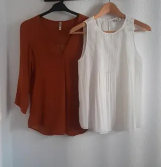 2 Blusas Stradivarius Mostaza y Blanca.