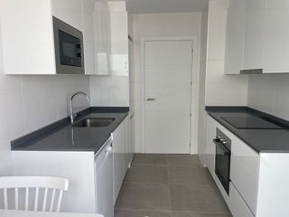 Piso en alquiler en Los Castros - Castrillón - Eiris en Coruña (A)