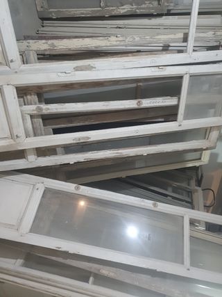 Puertas antiguas de madera y cristal