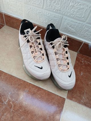 Nike Air Max 720-818 Rosa y Negro