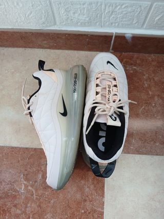 Nike Air Max 720-818 Rosa y Negro