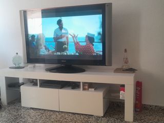 TV Hitachi 37 HD negra