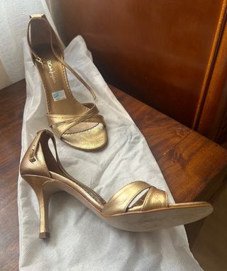 Zapatos Dorados Corte Inglés tacón 7cm