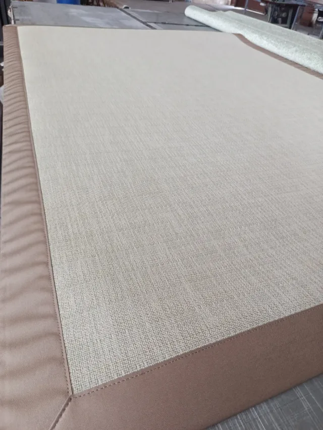 Alfombra moderna beige y verde