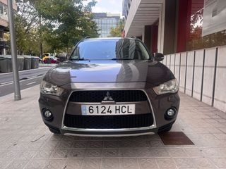 Mitsubishi Outlander 220 DI-D SST Motion