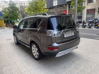 Mitsubishi Outlander 220 DI-D SST Motion