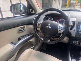 Mitsubishi Outlander 220 DI-D SST Motion