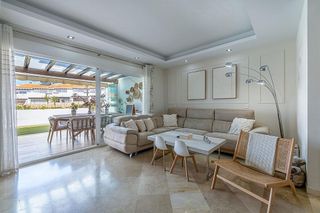 Casa adosada en venta en El Faro de Calaburra - Chaparral en Mijas