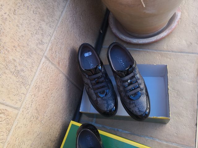 Se vente el lote entero de zapatos a 45 € nú 37