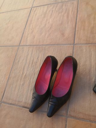 Se vende un lote de zapatos de mujer a 110.00€  