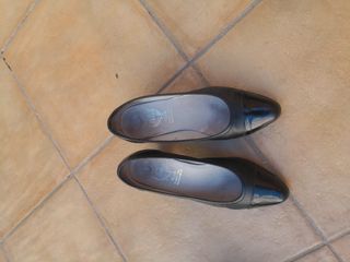 Se vende un lote de zapatos de mujer a 110.00€  