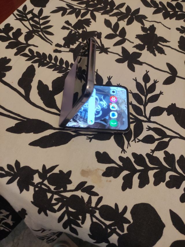 Samsung Z Flip 4 Negro,no es negociable!