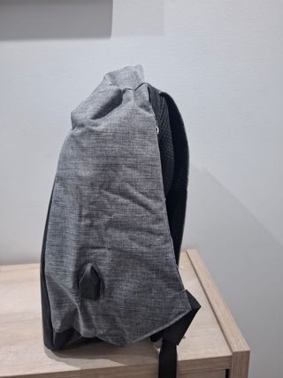 Mochila Antirrobo Carga USB Gris Negra