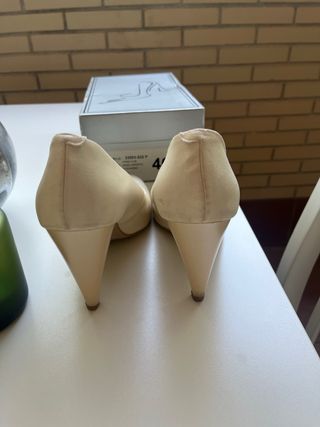 Zapatos de tacón Ana Boza beige talla 40