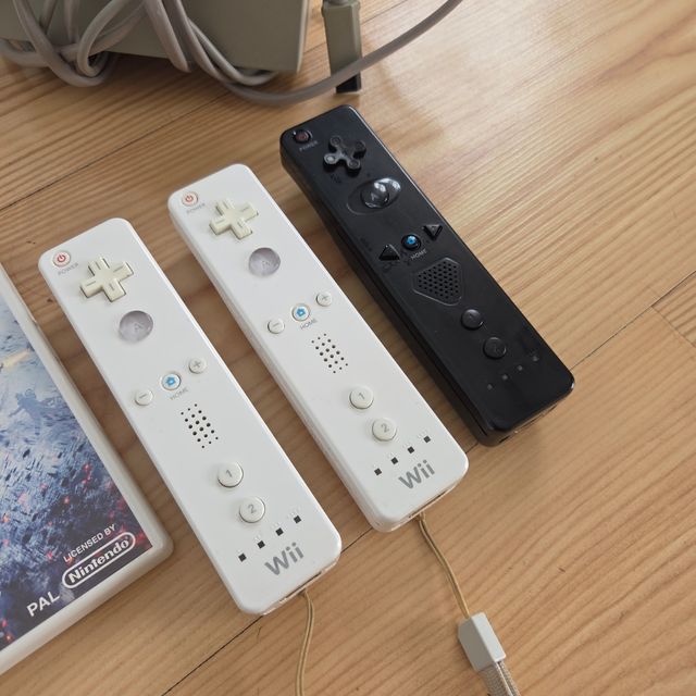 Consola Wii + 4 Juegos Call of Duty