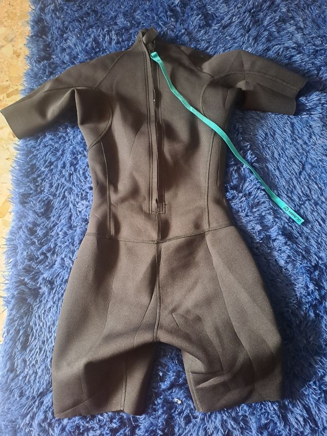Traje de neopreno corto