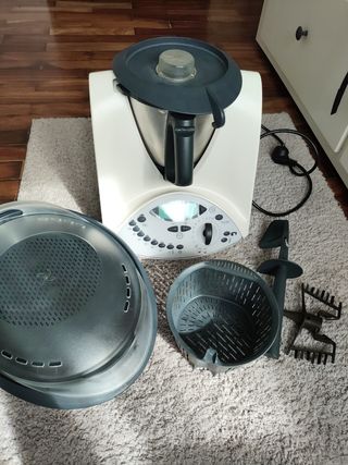 Thermomix TM31 con accesorios