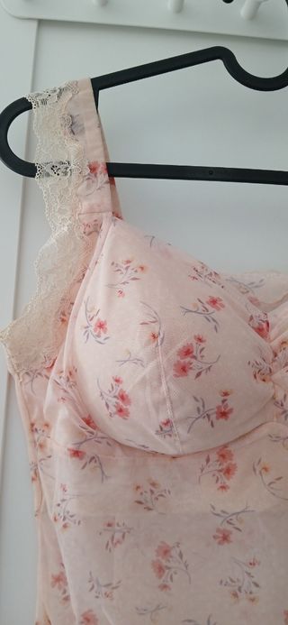 Blusa floral rosa, casi nueva