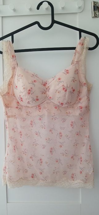 Blusa floral rosa, casi nueva