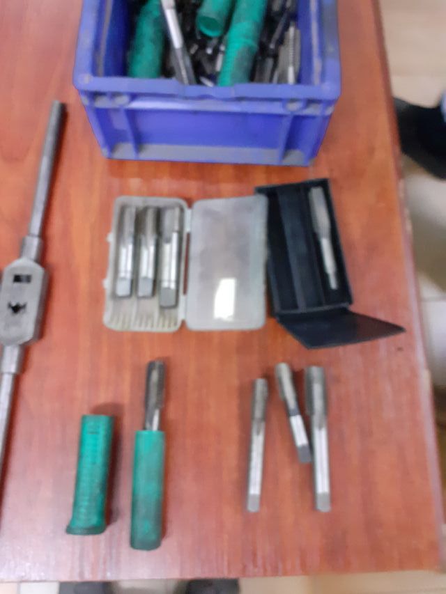 Pack machos de roscar varias medidas