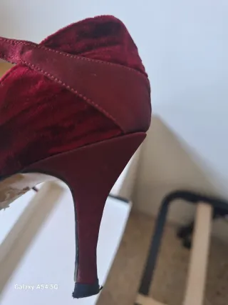 Zapatos terciopelo burdeos tacón fino