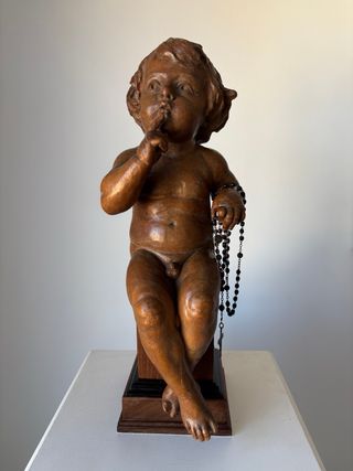Escultura Niño Jesús de madera con rosario