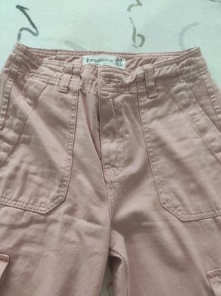 Pantalones cargo Stradivarius rosas mujer
