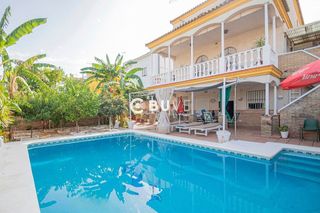 Chalet en venta en Gelves