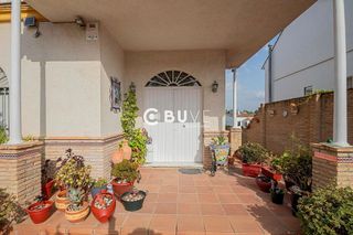 Chalet en venta en Gelves