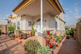 Chalet en venta en Gelves