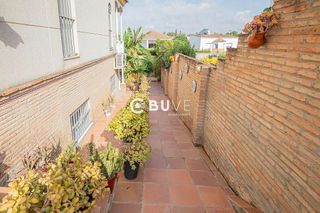Chalet en venta en Gelves