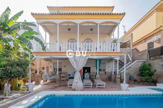 Chalet en venta en Gelves