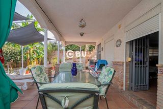Chalet en venta en Gelves