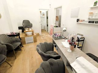 Local comercial en alquiler en Bellas Vistas en Madrid