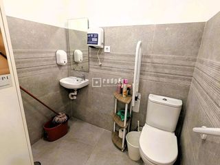 Local comercial en alquiler en Bellas Vistas en Madrid