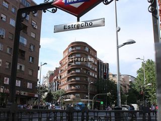 Local comercial en alquiler en Bellas Vistas en Madrid