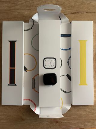 Apple Watch Series 7 Negro y Amarillo