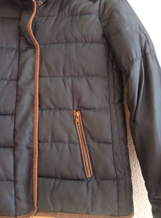 BAJADA DE PRECIO Cazadora acolchada azul marino.